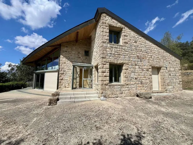 Photo Maison à Fournels au prix de 470 000€