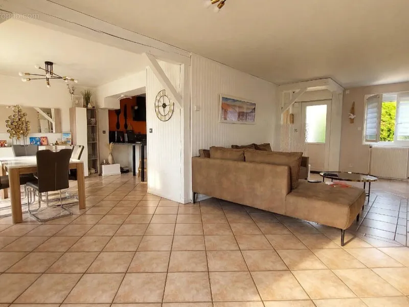 Photo Maison à Pont-Sur-Yonne au prix de 198 500€