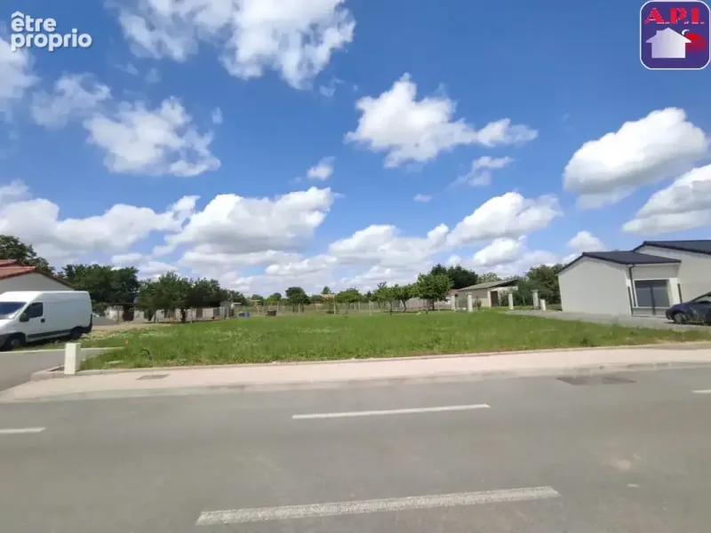 Photo Terrain à Cazeres au prix de 61 600€
