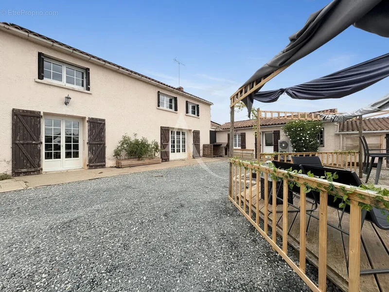 Photo Maison à Nalliers au prix de 185 100€
