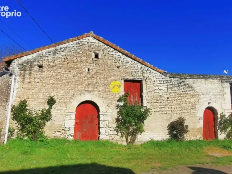 Photo Maison à La Tour-Saint-Gelin au prix de 95 300€