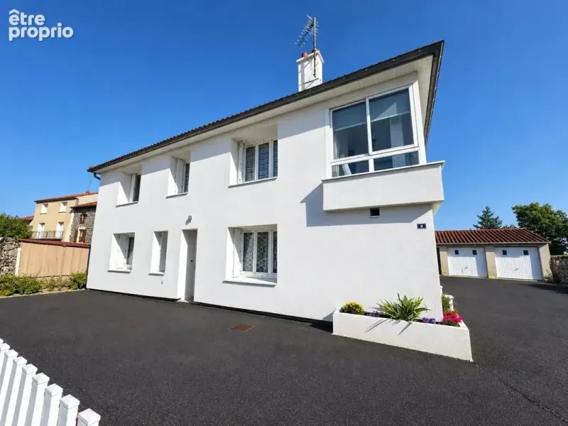 Photo Maison à Saint-Christophe-Sur-Dolaison au prix de 220 000€