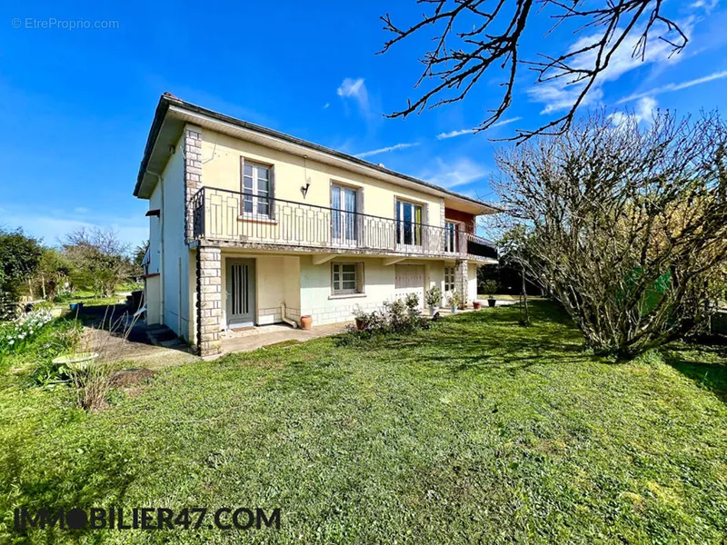 Photo Maison à Fongrave au prix de 159 000€
