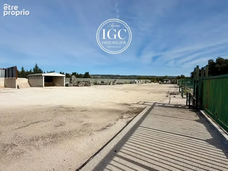 Photo Commerce à Lancon-Provence au prix de 1 200 000€