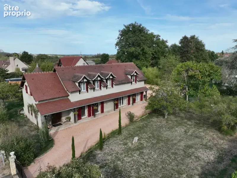 Photo Maison à Vendat au prix de 498 000€