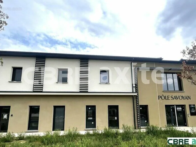 Photo Commerce à Heyrieux au prix de 178 500€