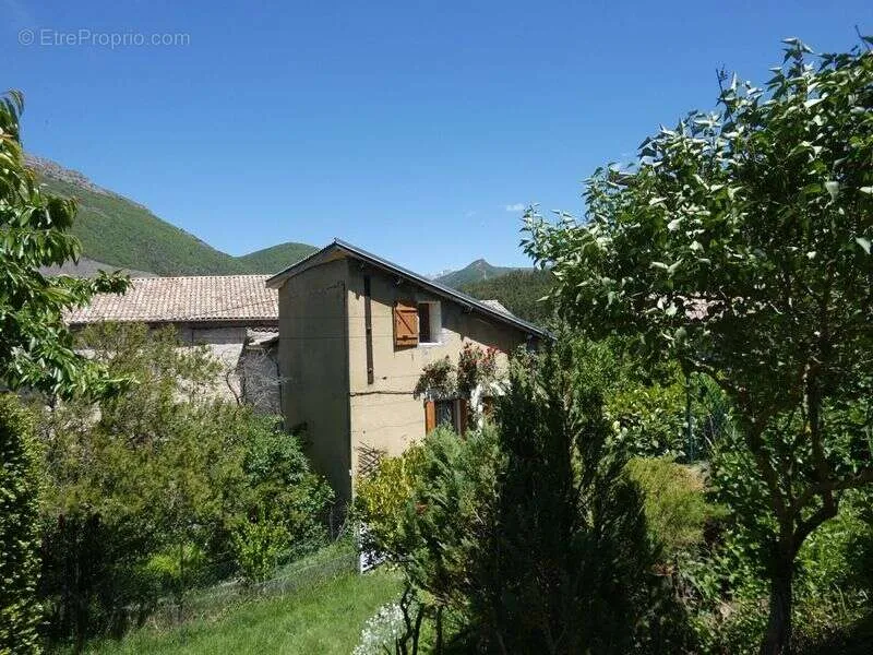 Photo Maison à Aspres-Sur-Buech au prix de 68 000€