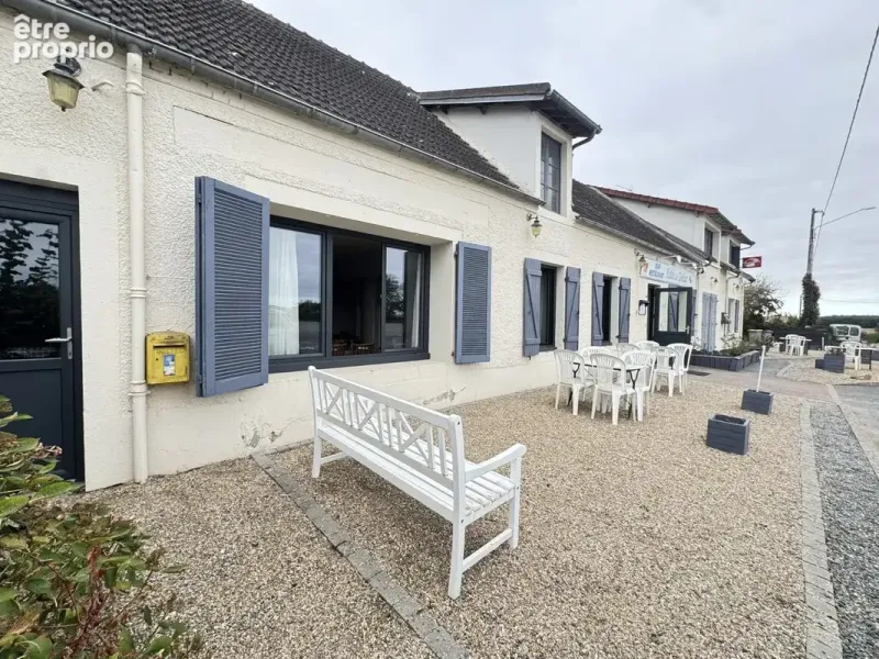 Photo Commerce à Saint-Desire au prix de 161 000€