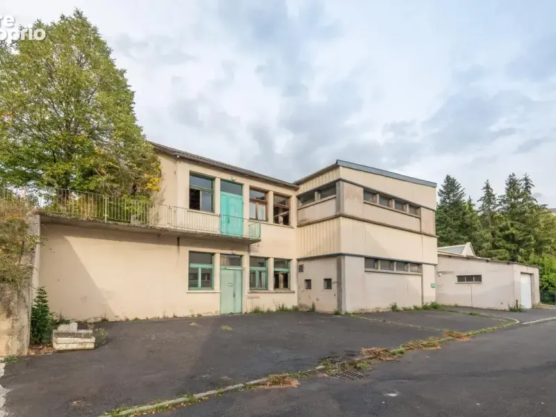 Photo Commerce à Saint-Flour au prix de 110 000€
