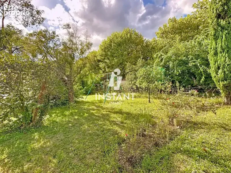 Photo Terrain à Saint-Maur-Des-Fosses au prix de 649 000€