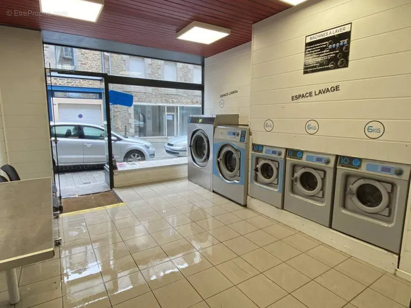 Photo Commerce à Fougeres au prix de 62 376€