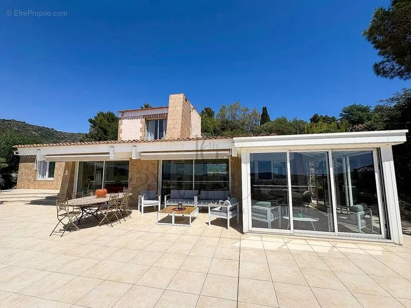 Photo Maison à Le Lavandou au prix de 1 659 000€
