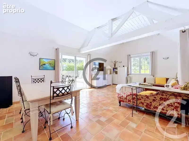 Photo Maison à Saint-Julien-Les-Villas au prix de 275 000€