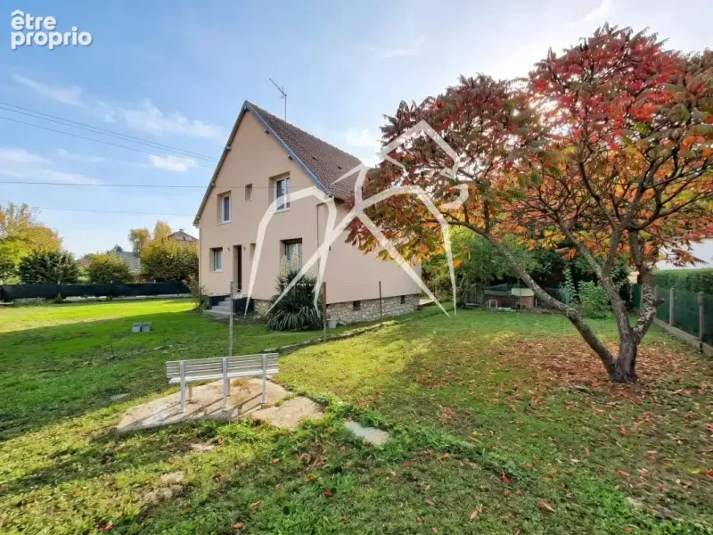 Photo Maison à Charleval au prix de 235 000€