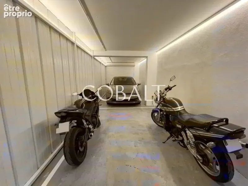 Photo Parking à Paris-17e au prix de 63 000€