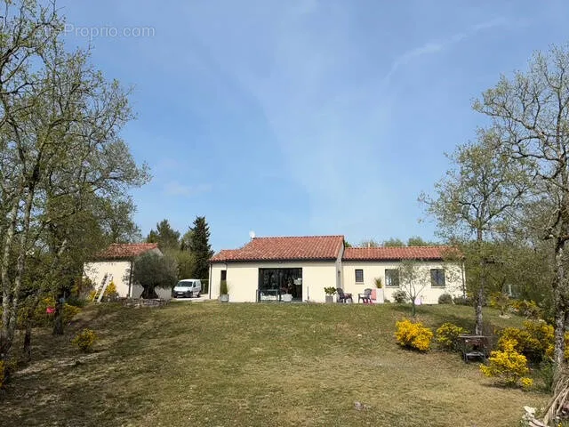 Photo Maison à Le Montat au prix de 305 000€