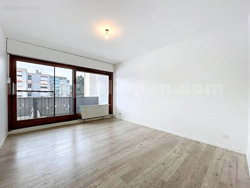 Appartement_T3_Annemasse_Genève_Ceva_tramway_Suisse_investissement_hyper_centre_Séjour