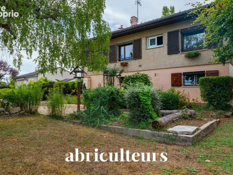 Photo Maison à Varanges au prix de 285 000€