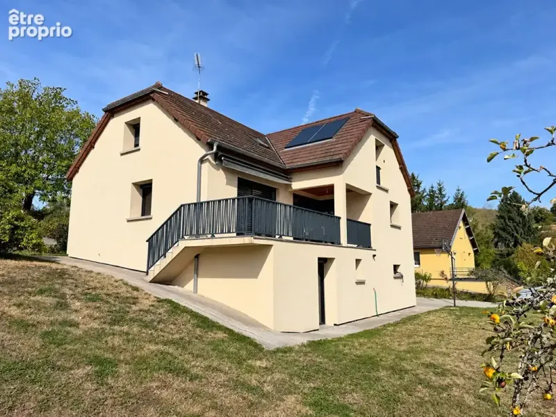 Photo Maison à Lons-Le-Saunier au prix de 459 000€
