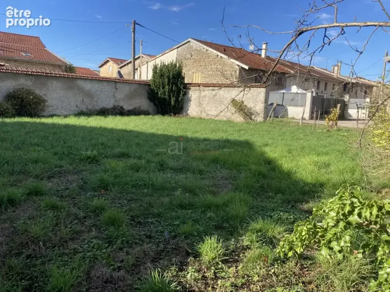 Photo Terrain à Saint-Maurice-De-Remens au prix de 69 680€