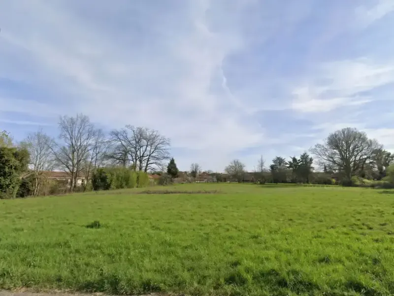 Photo Terrain à Polliat au prix de 85 000€