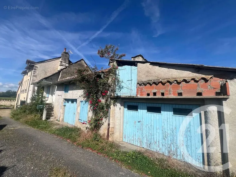 Photo Maison à Arpajon-Sur-Cere au prix de 130 800€