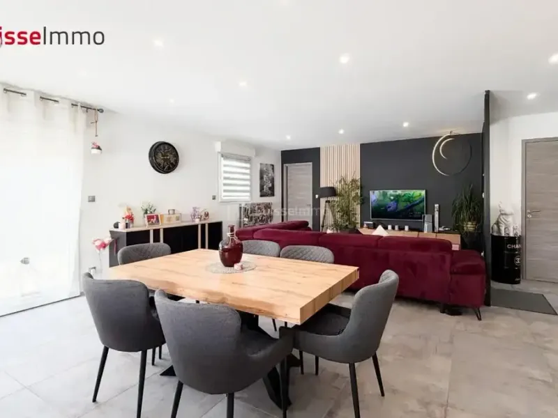 Photo Maison à Mezire au prix de 289 000€