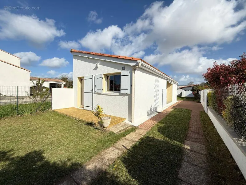 Photo Maison à Saint-Palais-Sur-Mer au prix de 232 100€
