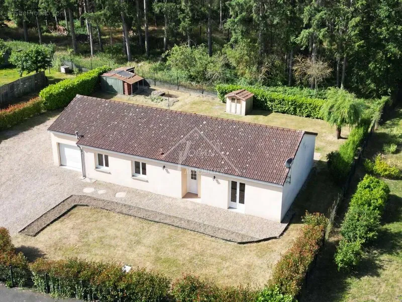 Photo Maison à Bayet au prix de 199 000€