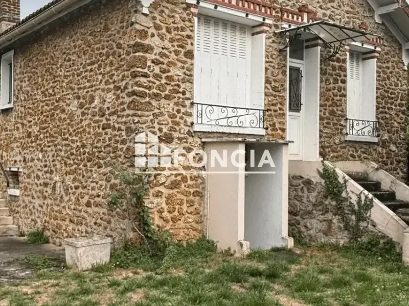 Photo Maison à Sainte-Genevieve-Des-Bois au prix de 449 000€