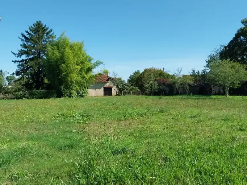 Photo Terrain à Neuvic au prix de 34 000€