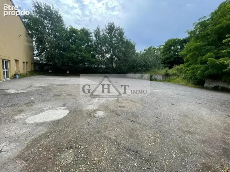 Photo Terrain à Saint-Fargeau-Ponthierry au prix de 800 000€