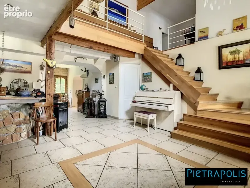 Photo Maison à Fleurieu-Sur-Saone au prix de 650 000€