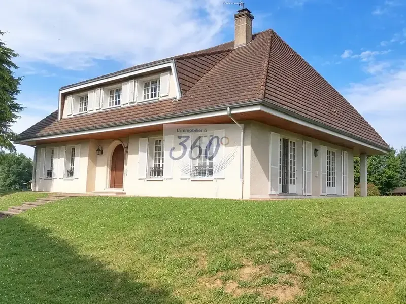 Photo Maison à Saint-Germain-Du-Bois au prix de 290 000€