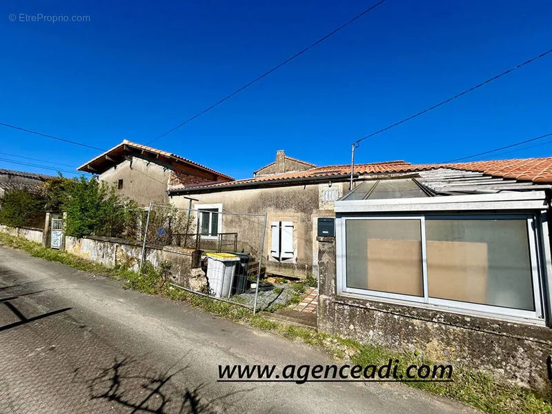 Photo Maison à Azay-Le-Brule au prix de 75 600€