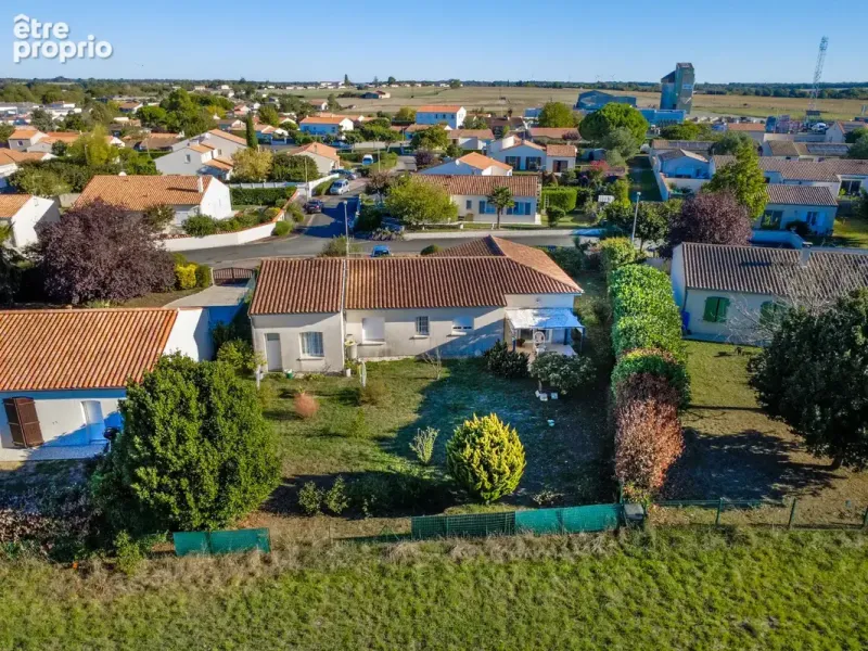 Photo Maison à Saint-Savinien au prix de 216 240€