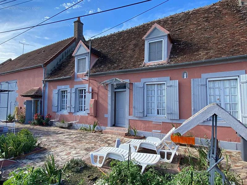 Photo Maison à Saint-Pierre-Les-Etieux au prix de 66 000€