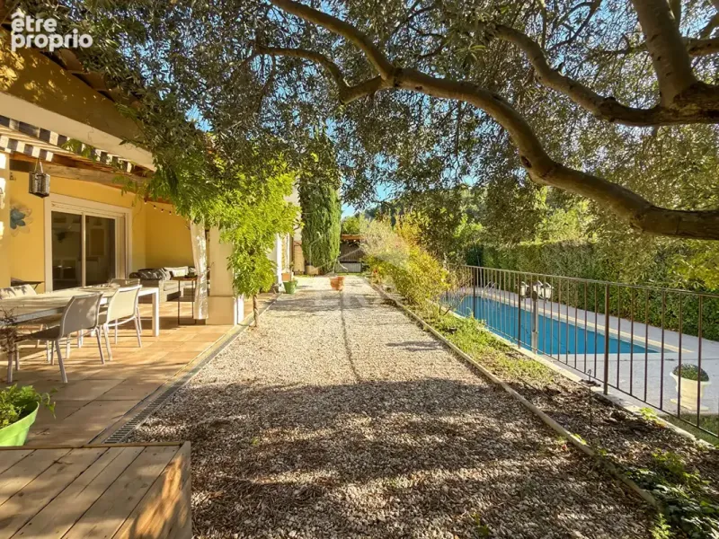 Photo Maison à Bouc-Bel-Air au prix de 699 000€