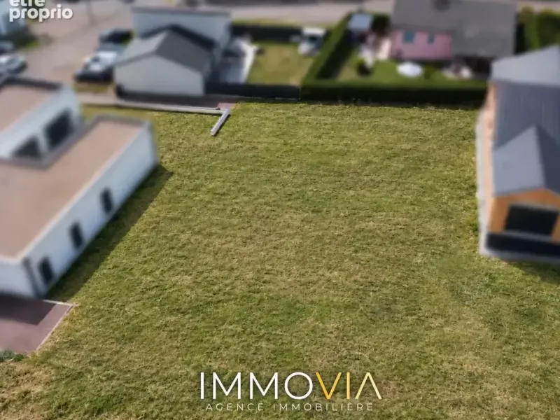 Photo Terrain à Valmont au prix de 78 000€