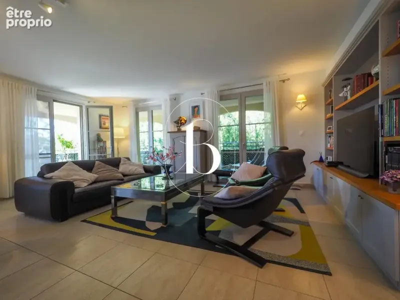 Photo Appartement à Uzes au prix de 690 000€