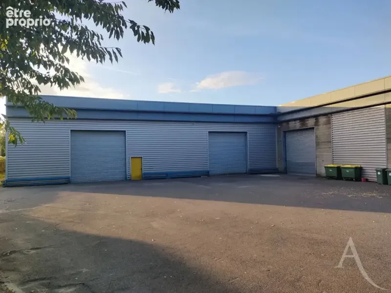 Photo Commerce à Fleury-Merogis au prix de 4 030 000€