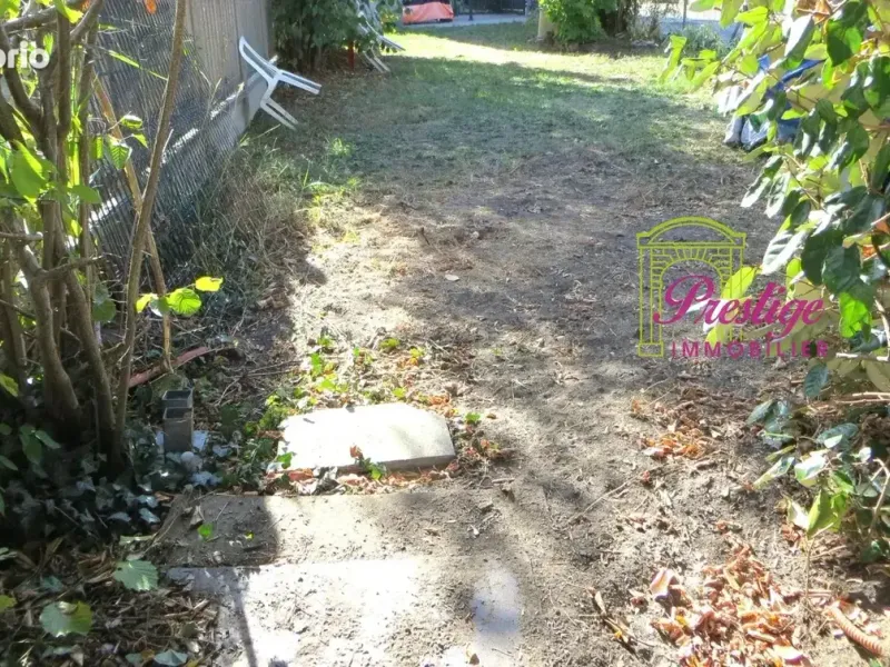Photo Terrain à Le Mesnil-Le-Roi au prix de 137 800€