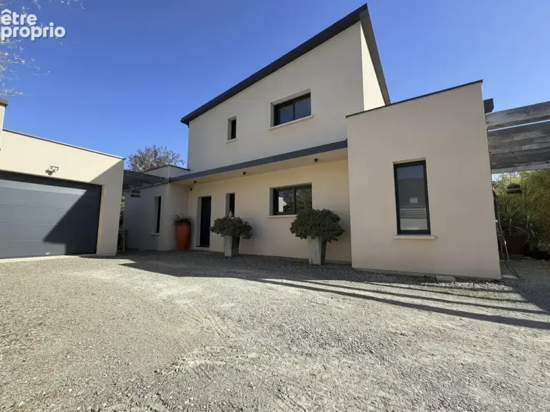 Photo Maison à Saint-Barthelemy-D'anjou au prix de 633 000€