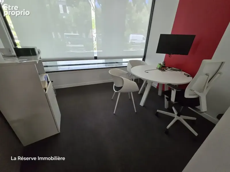 Photo Commerce à Nimes au prix de 480 000€