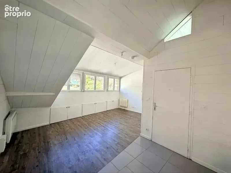 Photo Appartement à Saint-Julien-En-Genevois au prix de 170 000€