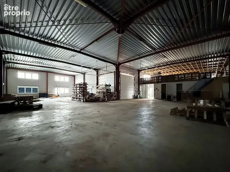 Photo Commerce à Grande-Synthe au prix de 1 080 000€