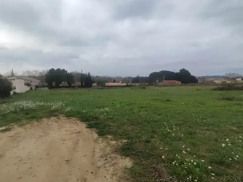 Photo Terrain à Salles-D'aude au prix de 114 900€