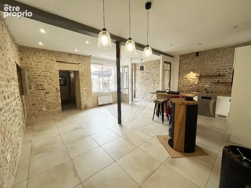 Photo Maison à Mortagne-Sur-Gironde au prix de 276 000€