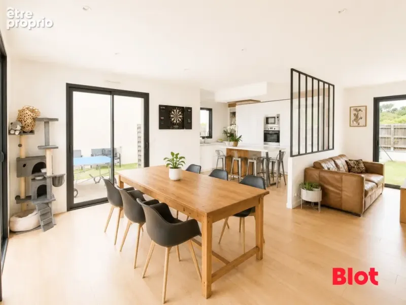 Photo Maison à Saint-Jouan-Des-Guerets au prix de 598 500€