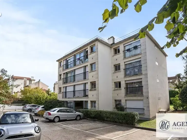 Photo Appartement à Garches au prix de 198 000€